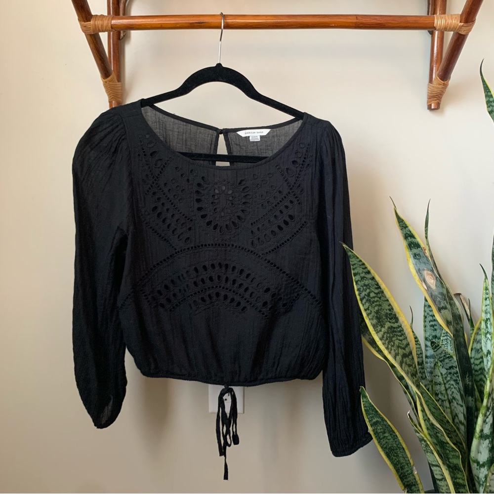 American Eagle Cut Out Cropped Blouse